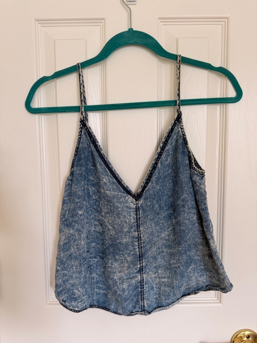 Denim V-Neck Spaghetti Strap Cropped Tank Top - Picture 2 of 3